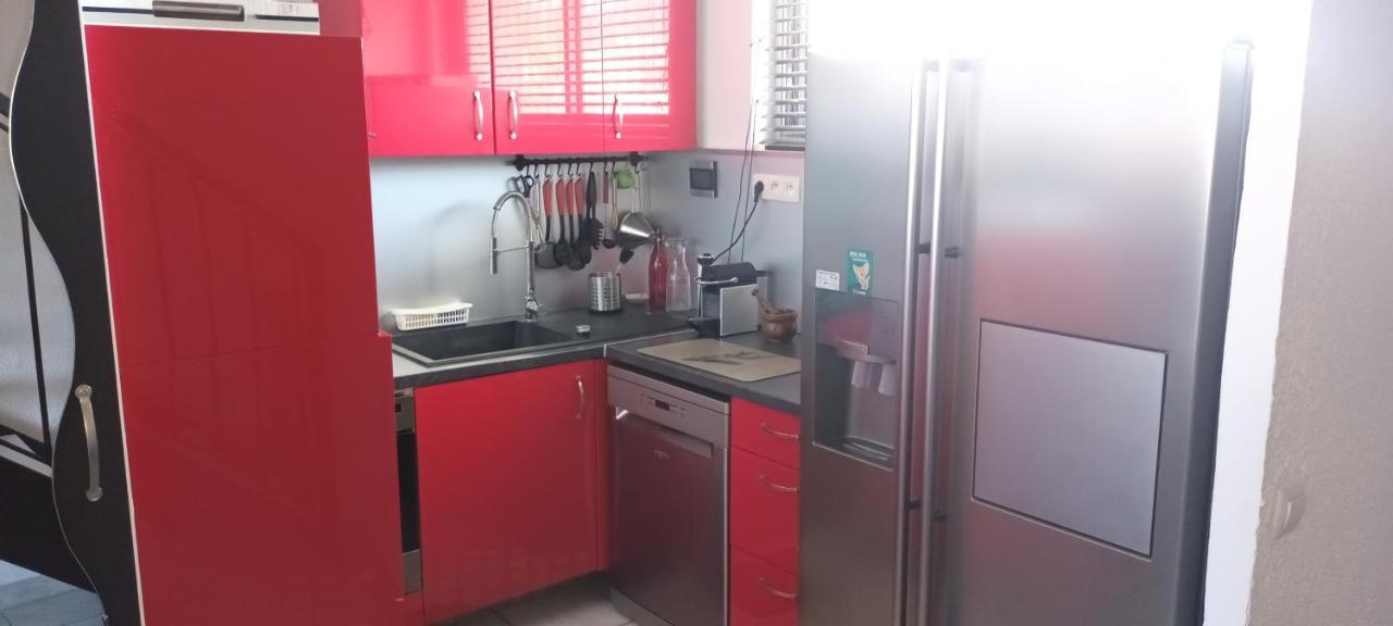 Le Queirele Apartment Le Lavandou Bagian luar foto