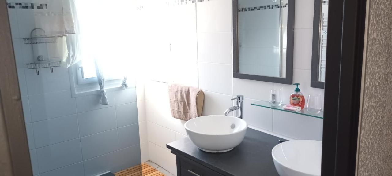 Le Queirele Apartment Le Lavandou Bagian luar foto